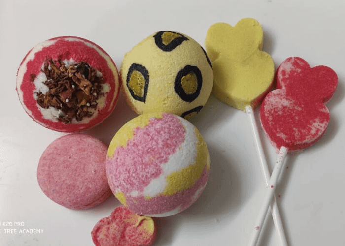 Bath Bomb & Bath Salt